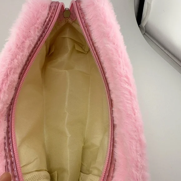 Barbie Fuzzy Pink Makeup Bag- Brand new - Picture 6 of 7